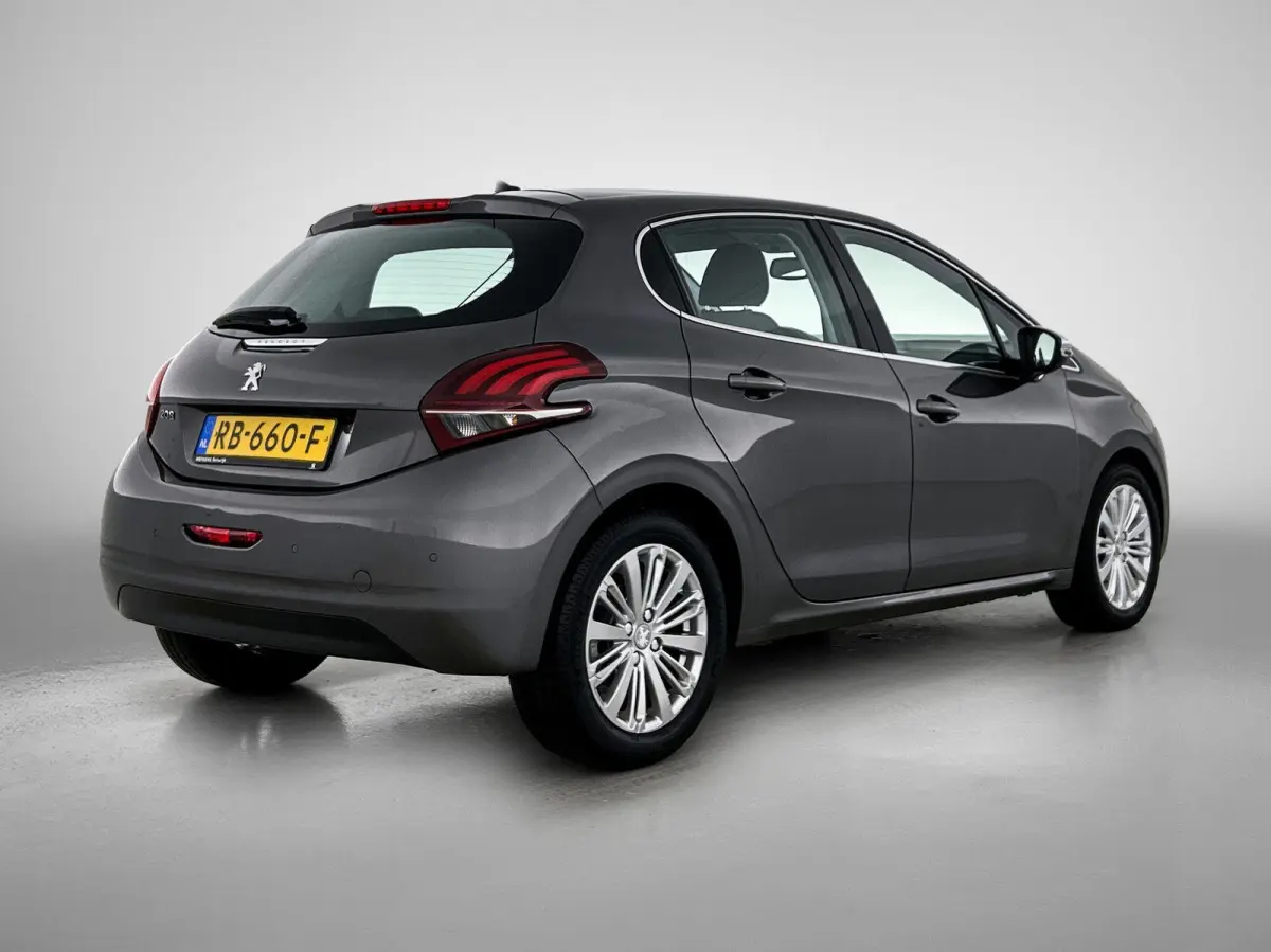 1.2 110pk Allure Automaat | 1ste Eigenaar | LAGE KM | Navigatie | Apple Carplay/Android Auto | Climate Control | Camera | Cruise Control | 16"LMV |