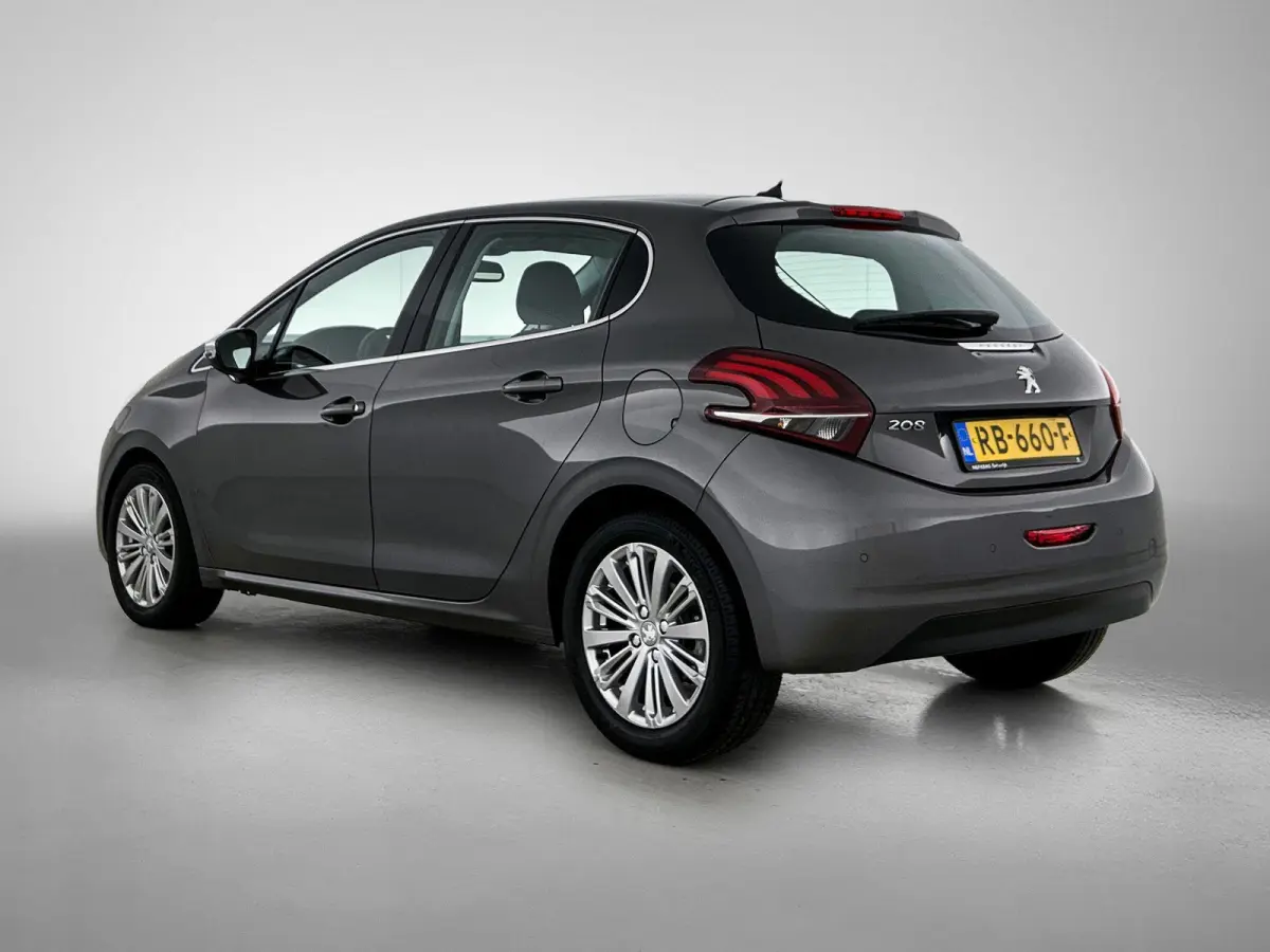 1.2 110pk Allure Automaat | 1ste Eigenaar | LAGE KM | Navigatie | Apple Carplay/Android Auto | Climate Control | Camera | Cruise Control | 16"LMV |
