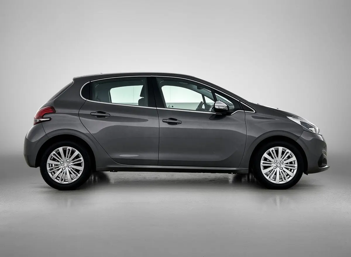 1.2 110pk Allure Automaat | 1ste Eigenaar | LAGE KM | Navigatie | Apple Carplay/Android Auto | Climate Control | Camera | Cruise Control | 16"LMV |