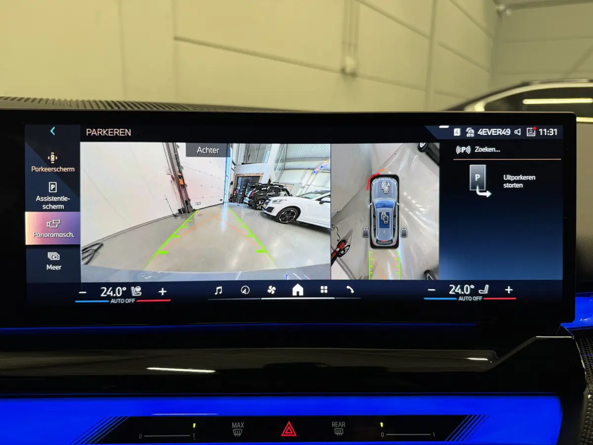 520i M-Sport PANO/TREKHAAK/ICONIC/H&K/HEAD-UP/360CAMERA/VENTILATIE/DRIVING ASS. PRO/ADAPTIVE-LED/STANDKACHEL/CARBONSCHWARZ/NIEUWPRIJS € 94.454,-/FABRIEKS-GARANTIE TOT 03/2028