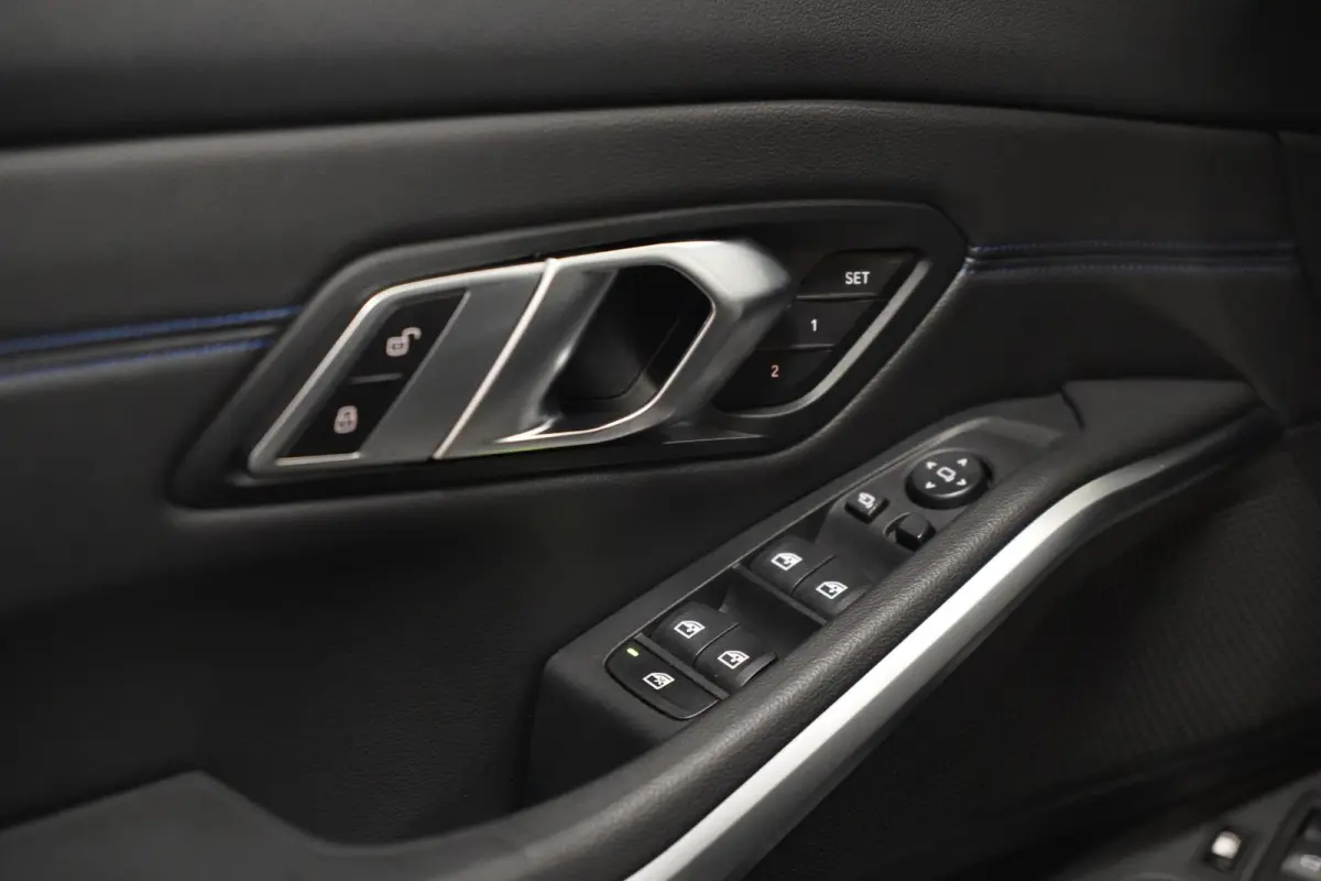 330e xDrive BTW|M Sport|PANO|Sportstoelen|HUD|ACC
