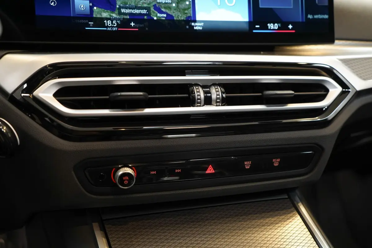 330e xDrive BTW|M Sport|PANO|Sportstoelen|HUD|ACC