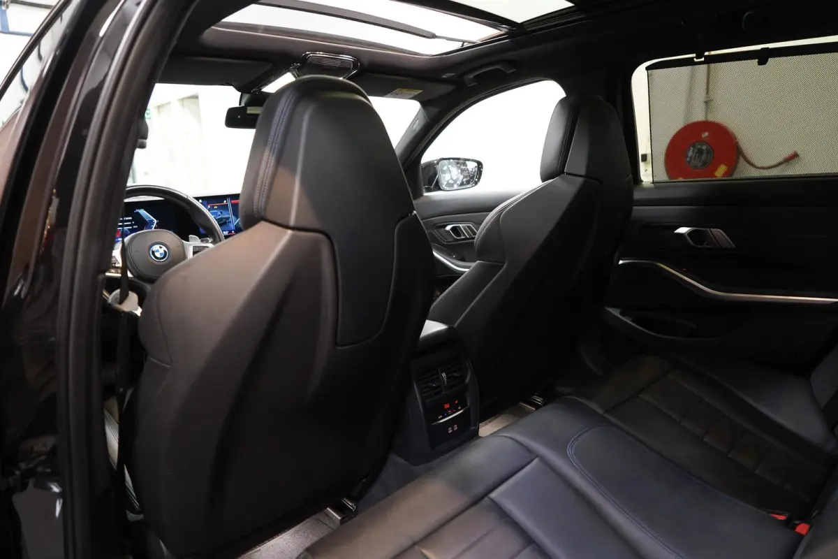 330e xDrive BTW|M Sport|PANO|Sportstoelen|HUD|ACC