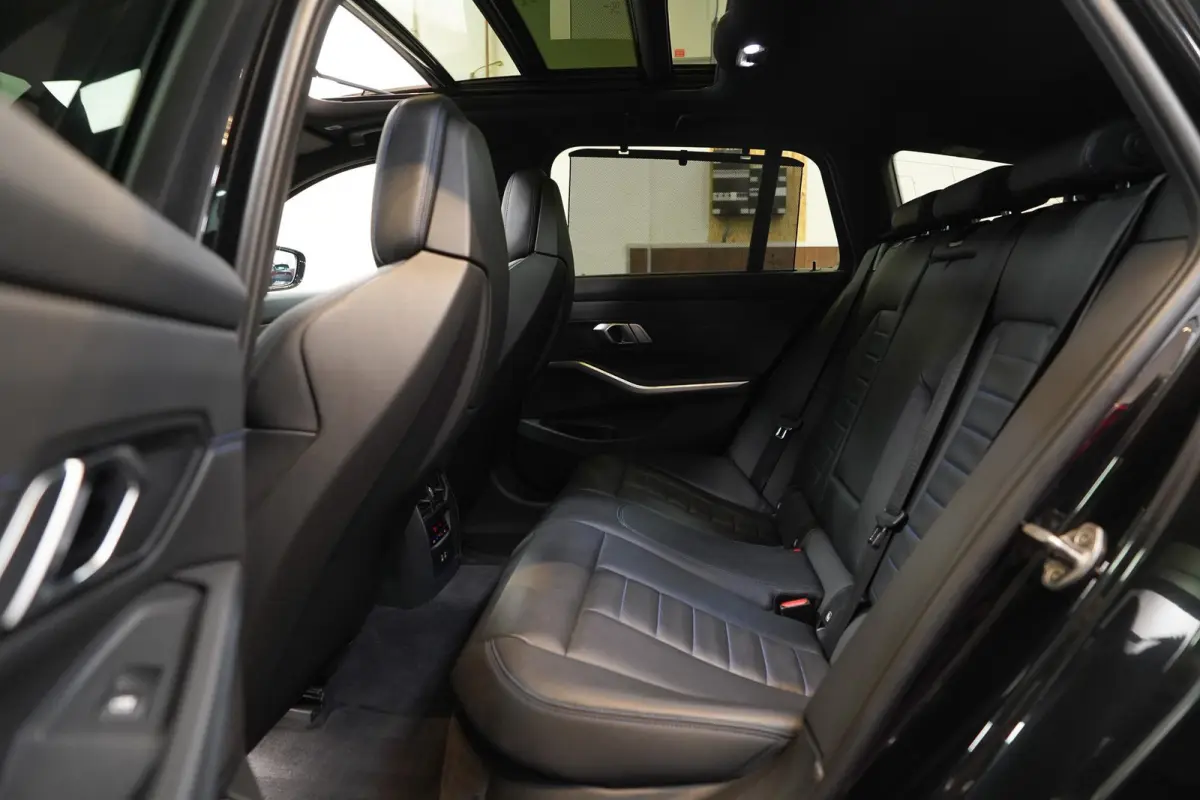 330e xDrive BTW|M Sport|PANO|Sportstoelen|HUD|ACC