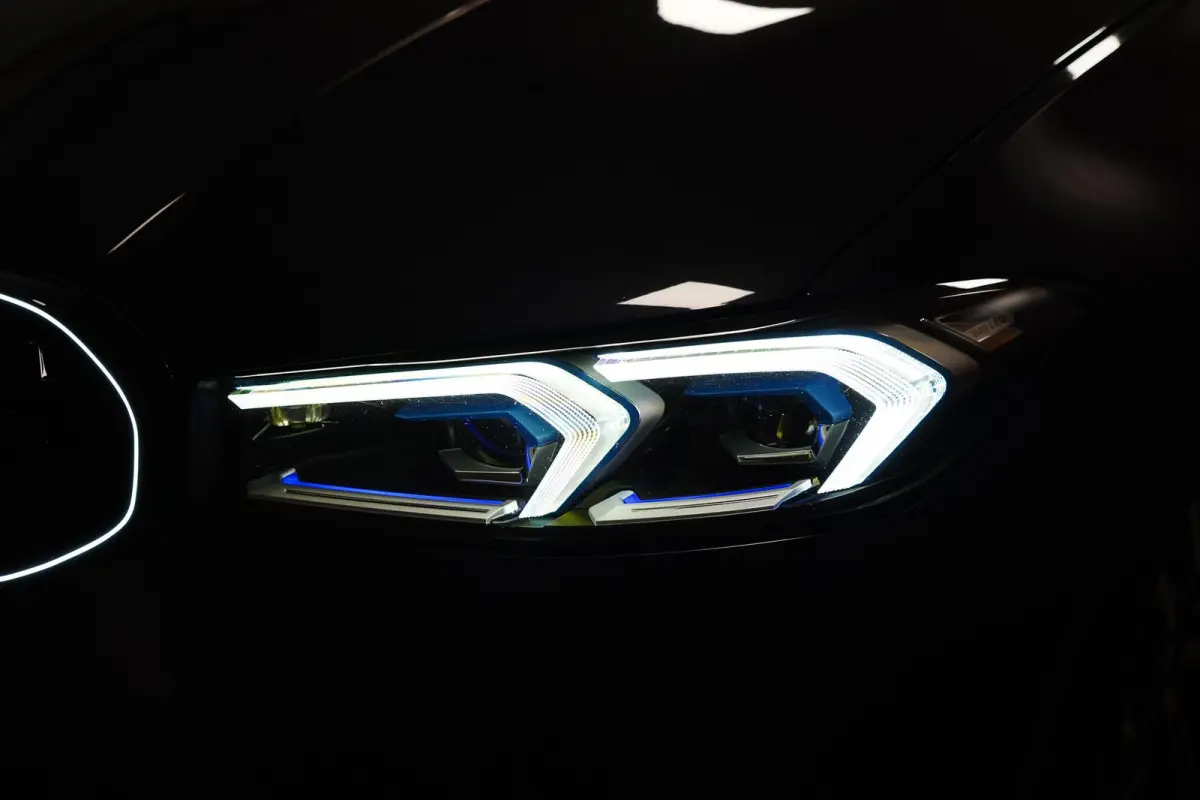 330e xDrive BTW|M Sport|PANO|Sportstoelen|HUD|ACC
