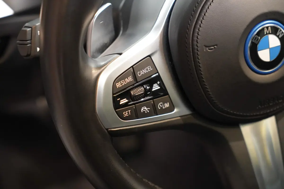 330e xDrive BTW|M Sport|PANO|Sportstoelen|HUD|ACC