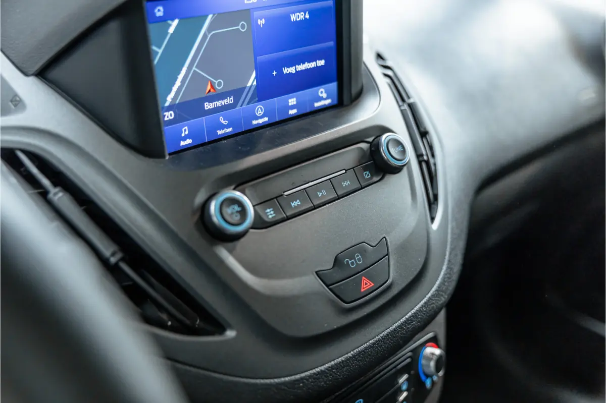 1.0 100 PK | Benzine | Navigatie | CarPlay | PDC | Stoelverwarming | Cruise control | MF Stuur | Airco | Nieuwe APK | Dealer onderhouden
