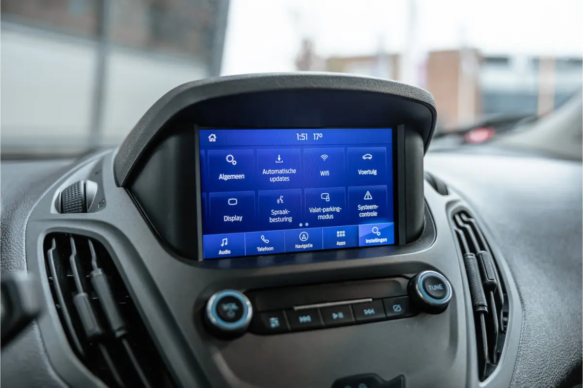1.0 100 PK | Benzine | Navigatie | CarPlay | PDC | Stoelverwarming | Cruise control | MF Stuur | Airco | Nieuwe APK | Dealer onderhouden
