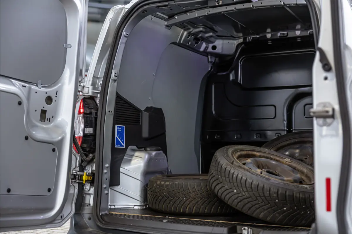 1.0 100 PK | Benzine | Navigatie | CarPlay | PDC | Stoelverwarming | Cruise control | MF Stuur | Airco | Nieuwe APK | Dealer onderhouden