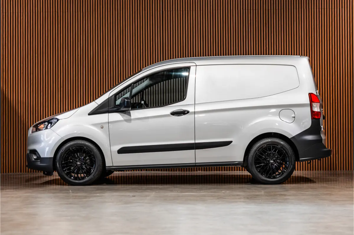 1.0 100 PK | Benzine | Navigatie | CarPlay | PDC | Stoelverwarming | Cruise control | MF Stuur | Airco | Nieuwe APK | Dealer onderhouden