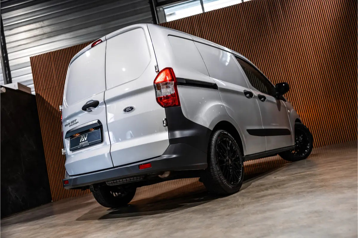 1.0 100 PK | Benzine | Navigatie | CarPlay | PDC | Stoelverwarming | Cruise control | MF Stuur | Airco | Nieuwe APK | Dealer onderhouden