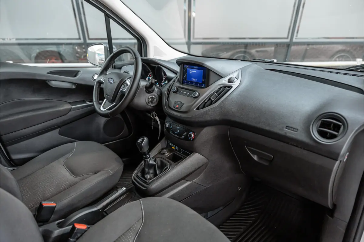1.0 100 PK | Benzine | Navigatie | CarPlay | PDC | Stoelverwarming | Cruise control | MF Stuur | Airco | Nieuwe APK | Dealer onderhouden