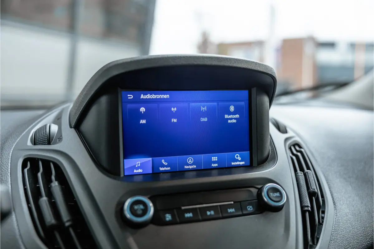 1.0 100 PK | Benzine | Navigatie | CarPlay | PDC | Stoelverwarming | Cruise control | MF Stuur | Airco | Nieuwe APK | Dealer onderhouden