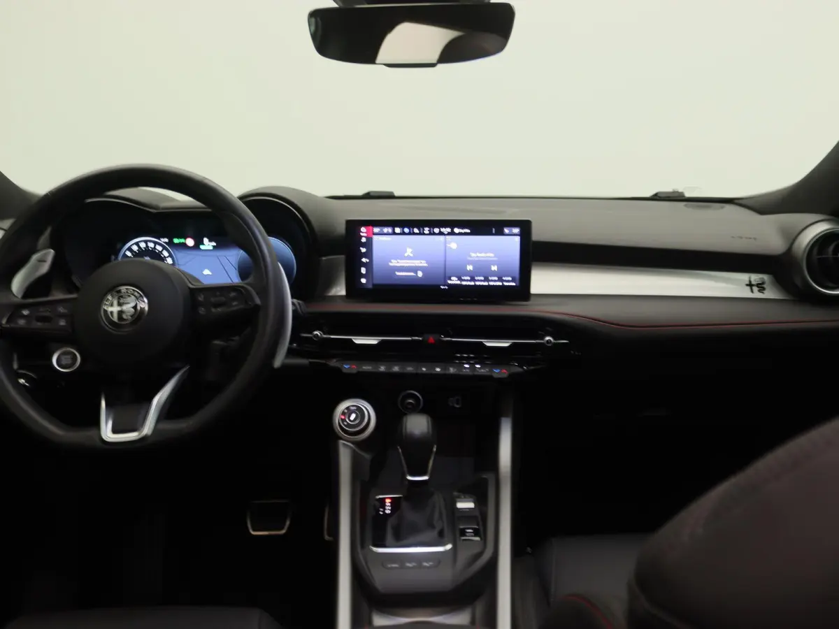 1.3T PHEV Tributo Italiano | Parkeercamera 360° | Harman-Kardon Soundsystem | Panoramisch Schuif/kantel Dak | Lederen Stoelen |