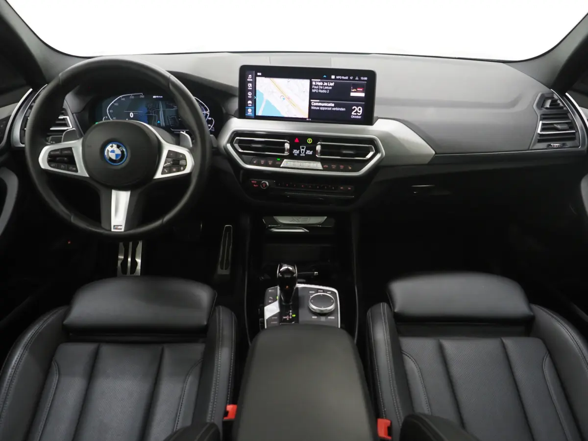 xDrive30e M Sport Shadow | LED Grille | Panoramadak | Leder | Memory | Camera | Keyless | Gesture Control