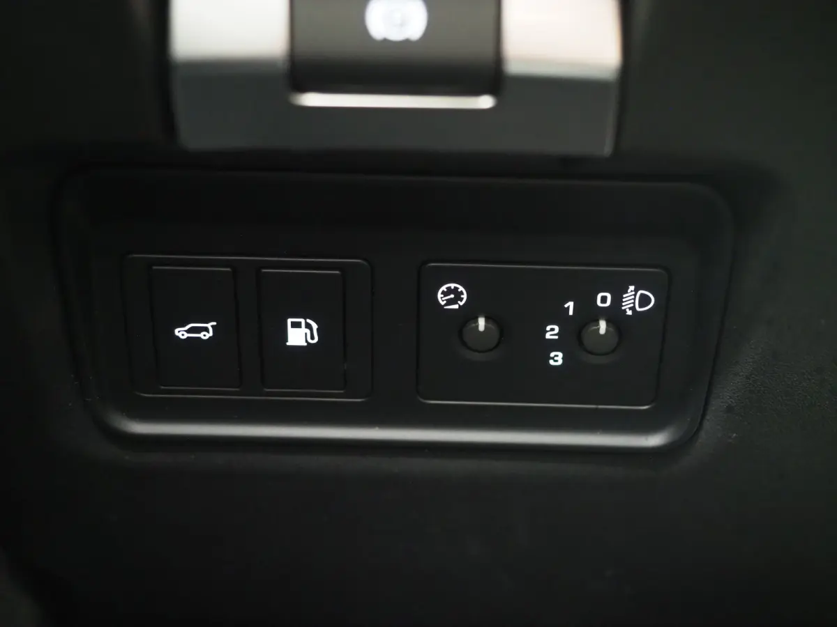 1.5 P300e AWD | Panoramadak | Leder | Camera | Stoelverwarming | Zwarte Hemel | Carplay