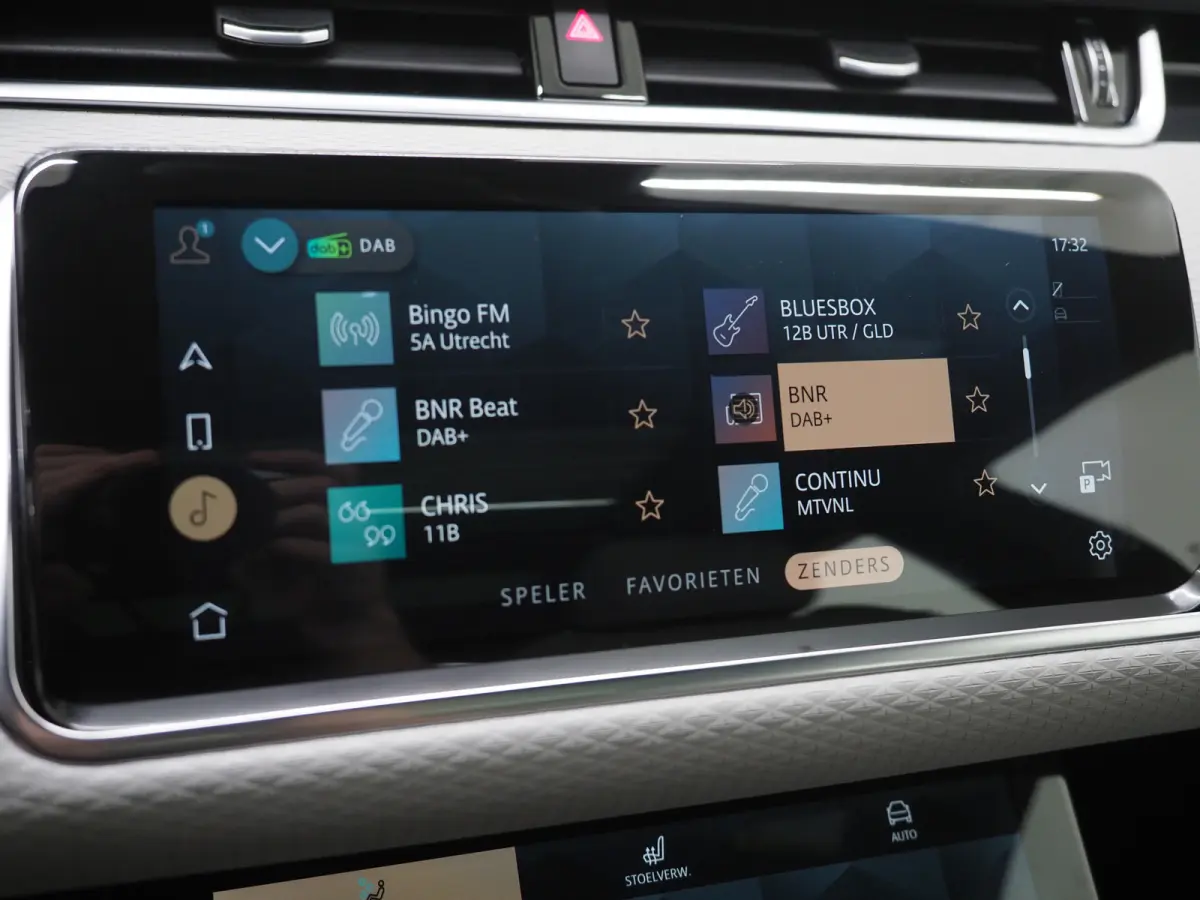 1.5 P300e AWD | Panoramadak | Leder | Camera | Stoelverwarming | Zwarte Hemel | Carplay