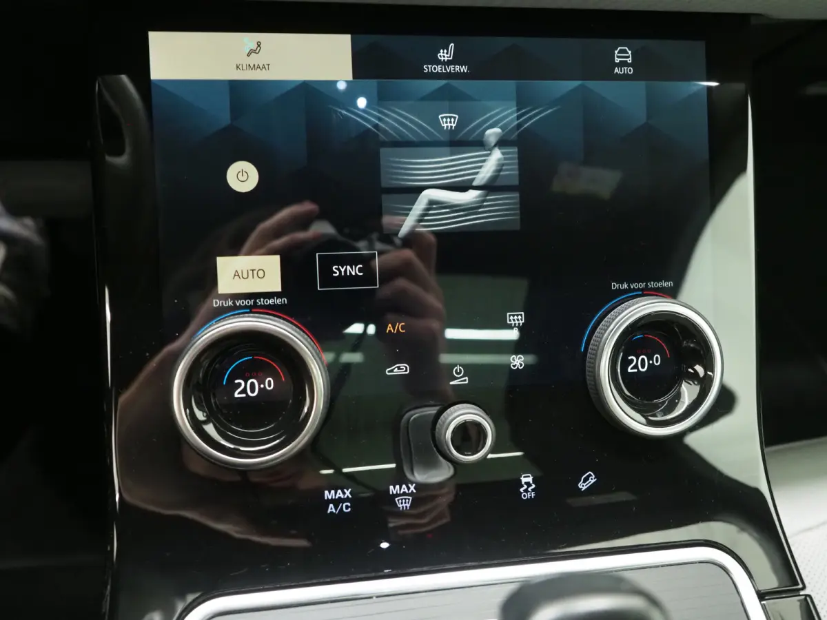 1.5 P300e AWD | Panoramadak | Leder | Camera | Stoelverwarming | Zwarte Hemel | Carplay