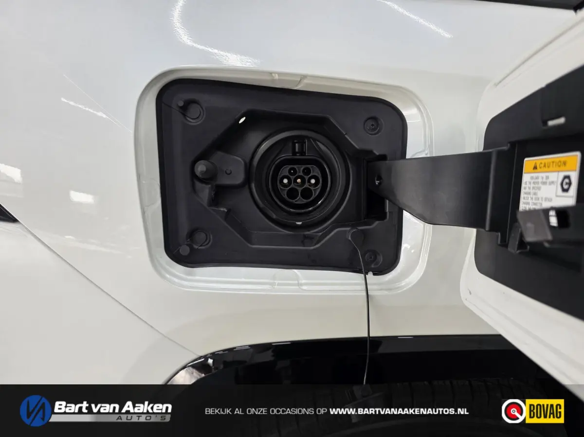 2.5 Plug-in Hybrid AWD Bi-Tone Plus PHEV