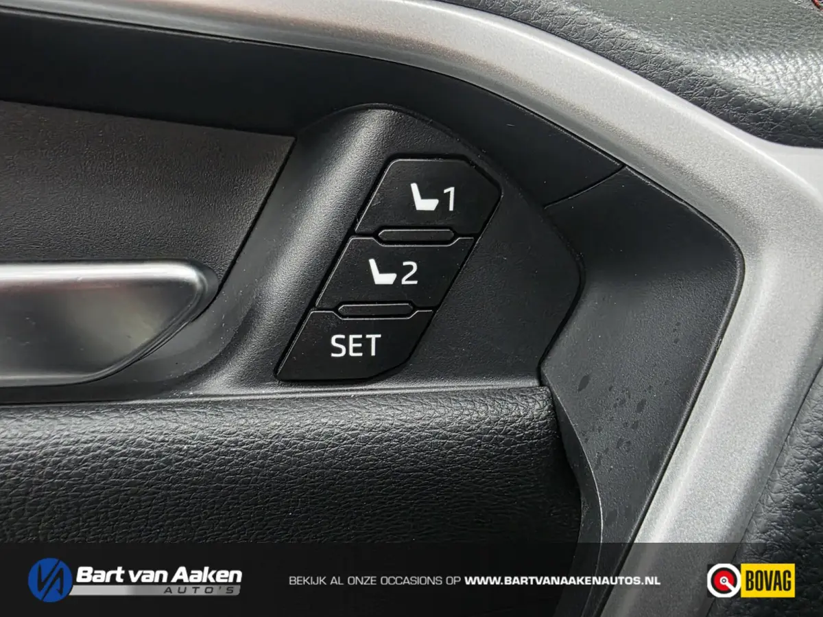 2.5 Plug-in Hybrid AWD Bi-Tone Plus PHEV