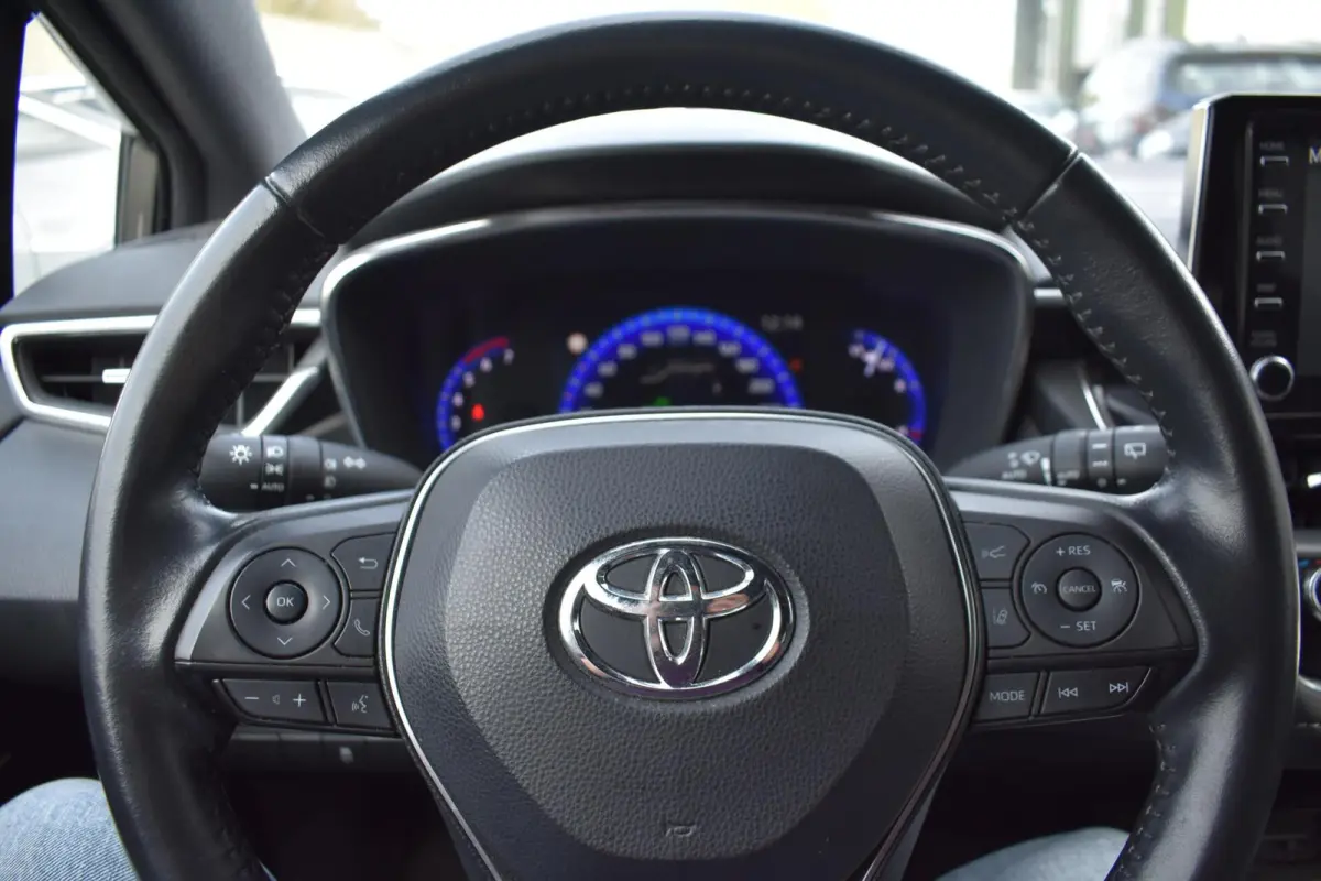 1.8 Hybrid Business Plus | Carplay | Stoelverwarming | Camera |