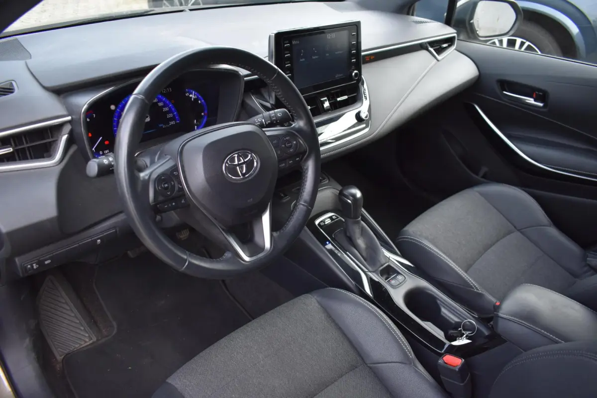 1.8 Hybrid Business Plus | Carplay | Stoelverwarming | Camera |