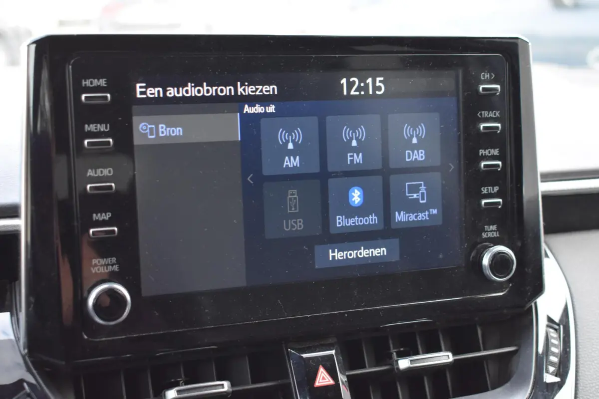 1.8 Hybrid Business Plus | Carplay | Stoelverwarming | Camera |