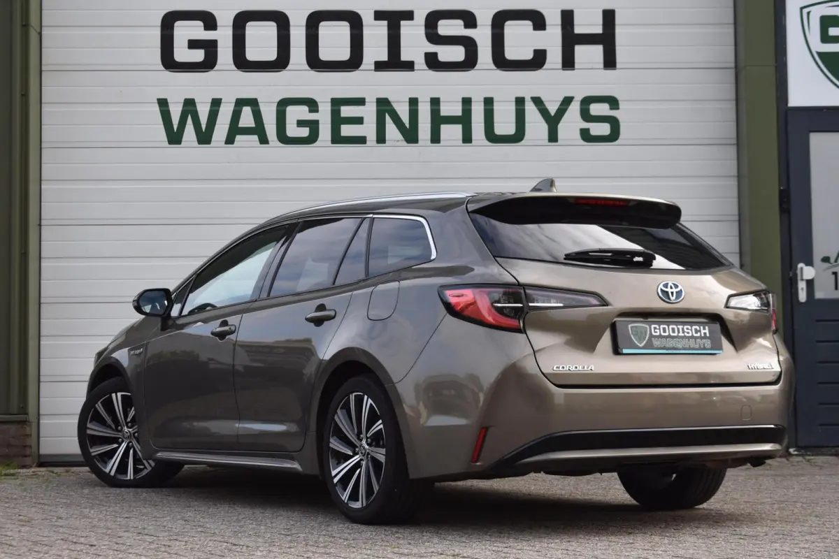 1.8 Hybrid Business Plus | Carplay | Stoelverwarming | Camera |