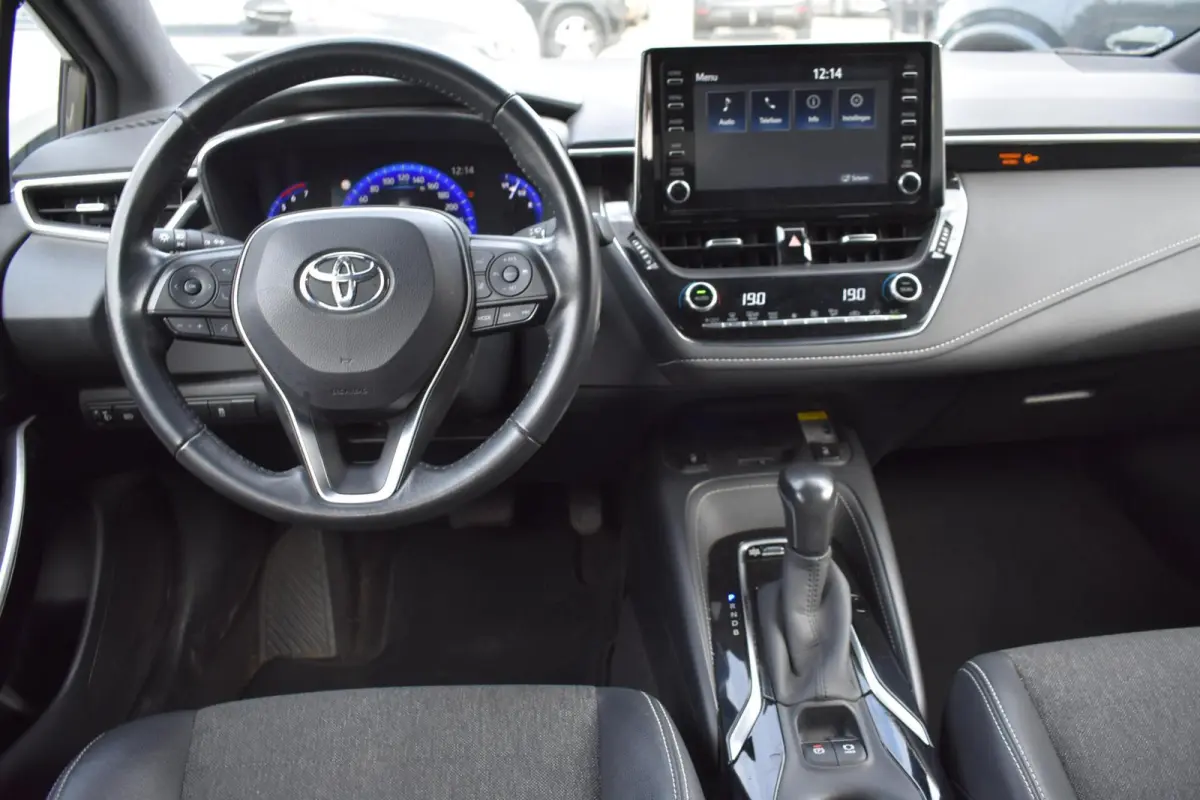 1.8 Hybrid Business Plus | Carplay | Stoelverwarming | Camera |