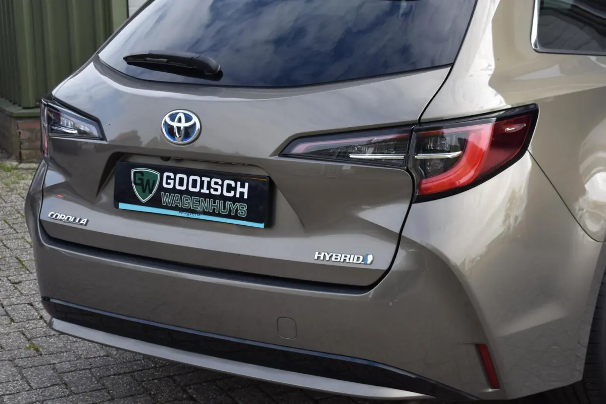 1.8 Hybrid Business Plus | Carplay | Stoelverwarming | Camera |