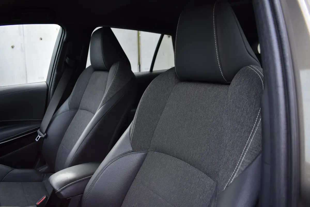 1.8 Hybrid Business Plus | Carplay | Stoelverwarming | Camera |