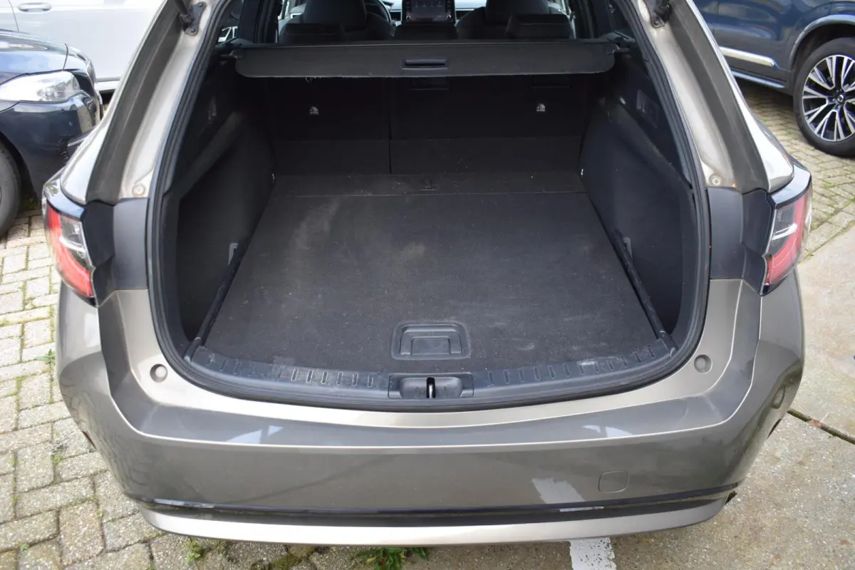 1.8 Hybrid Business Plus | Carplay | Stoelverwarming | Camera |