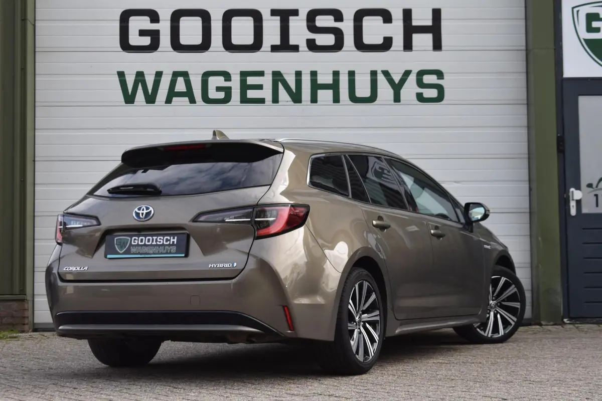 1.8 Hybrid Business Plus | Carplay | Stoelverwarming | Camera |