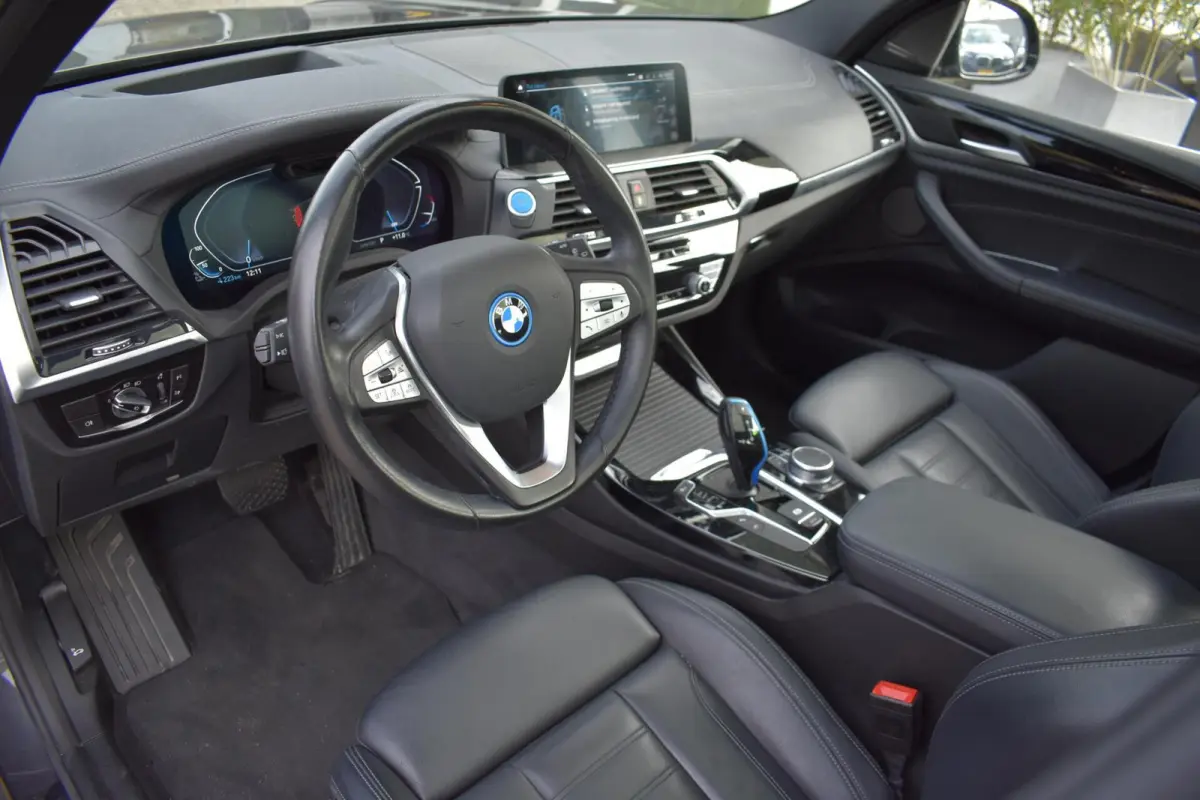 High Executive 80 kWh | Pano | Leder | 98% SOH | Head-up display |