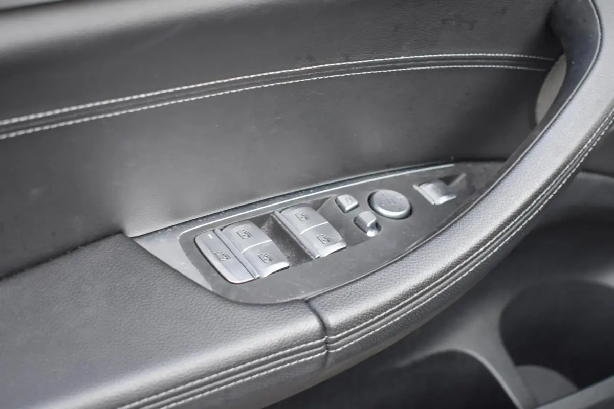 High Executive 80 kWh | Pano | Leder | 98% SOH | Head-up display |