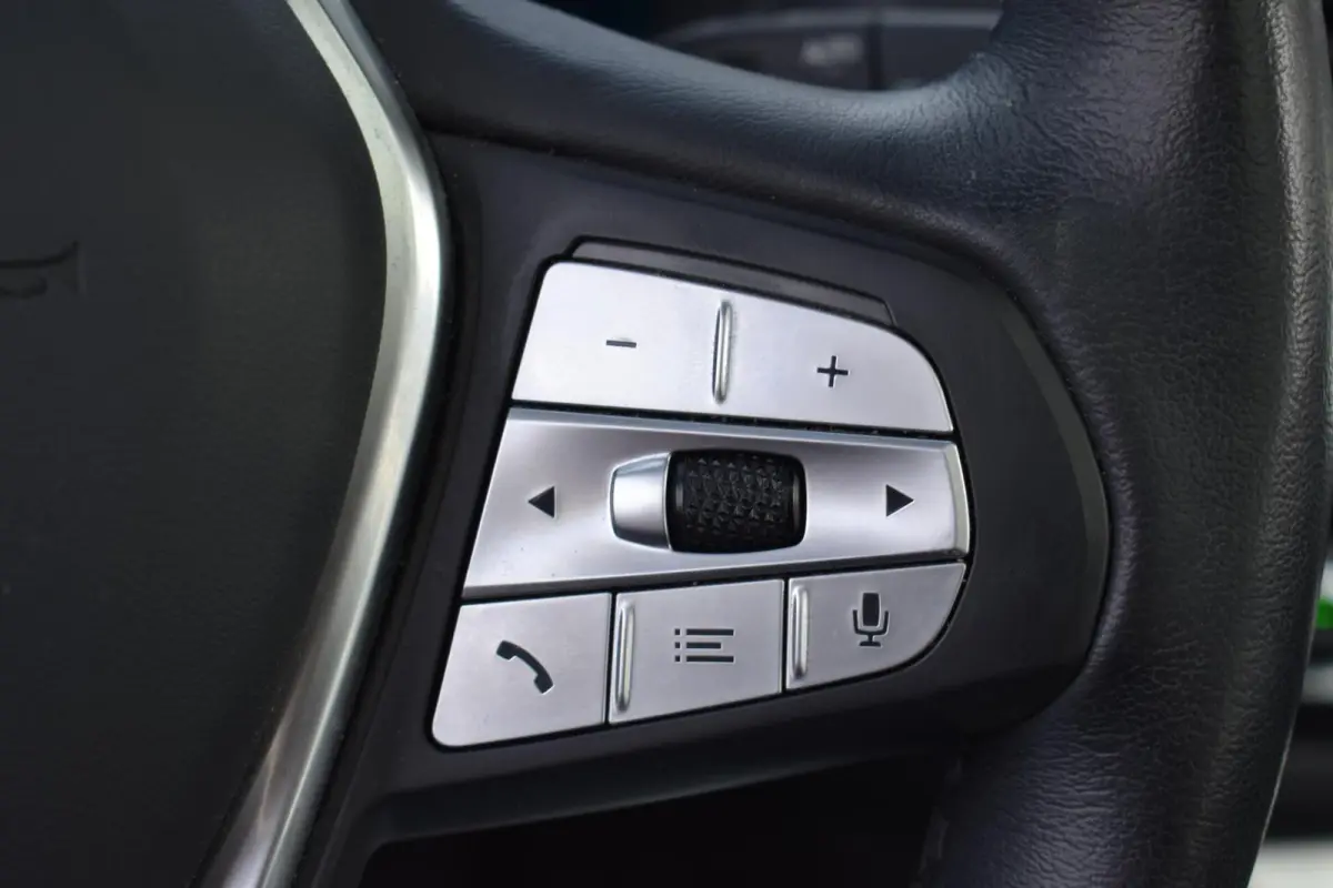 High Executive 80 kWh | Pano | Leder | 98% SOH | Head-up display |