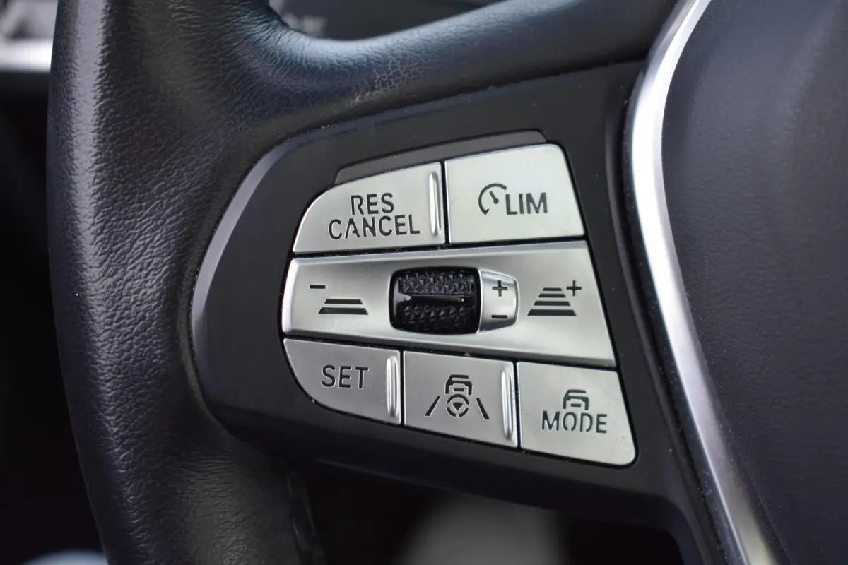 High Executive 80 kWh | Pano | Leder | 98% SOH | Head-up display |