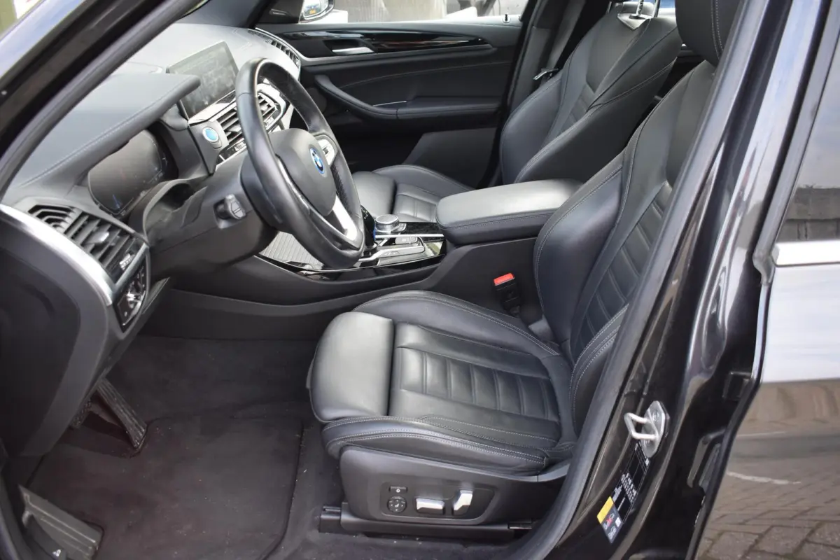 High Executive 80 kWh | Pano | Leder | 98% SOH | Head-up display |