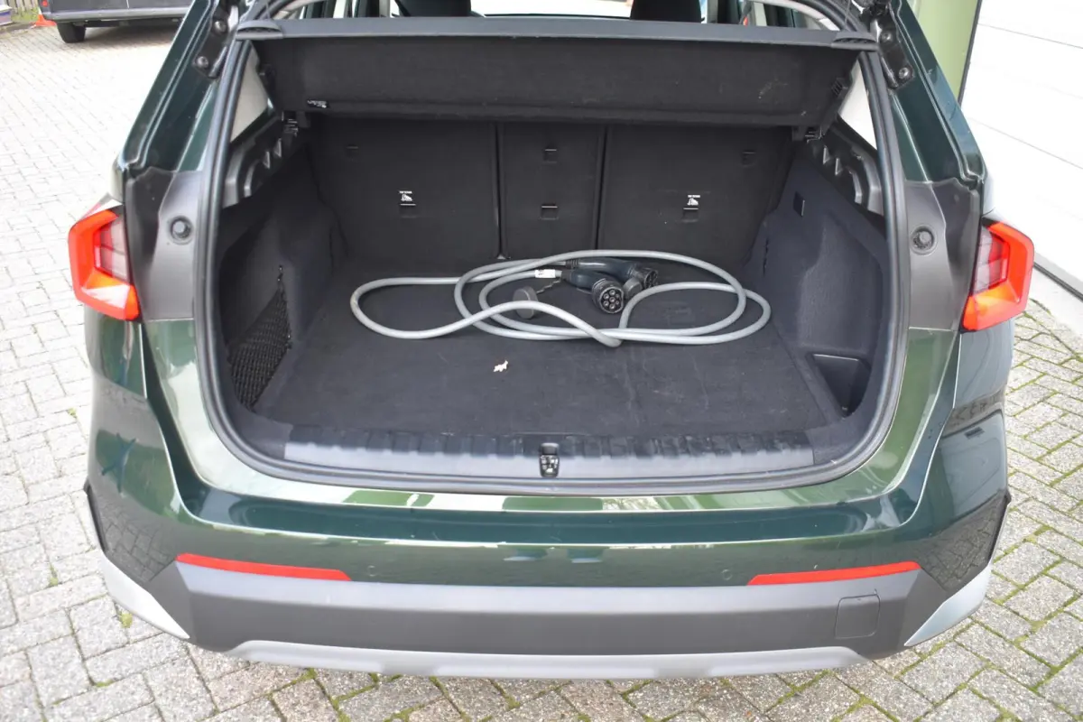 eDrive20 67 kWh | Carplay | Stoelverwarming | 100% SOH | Privacy Glass |