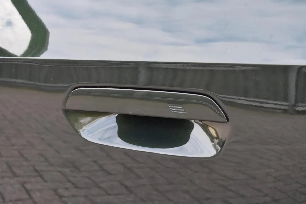 eDrive20 67 kWh | Carplay | Stoelverwarming | 100% SOH | Privacy Glass |