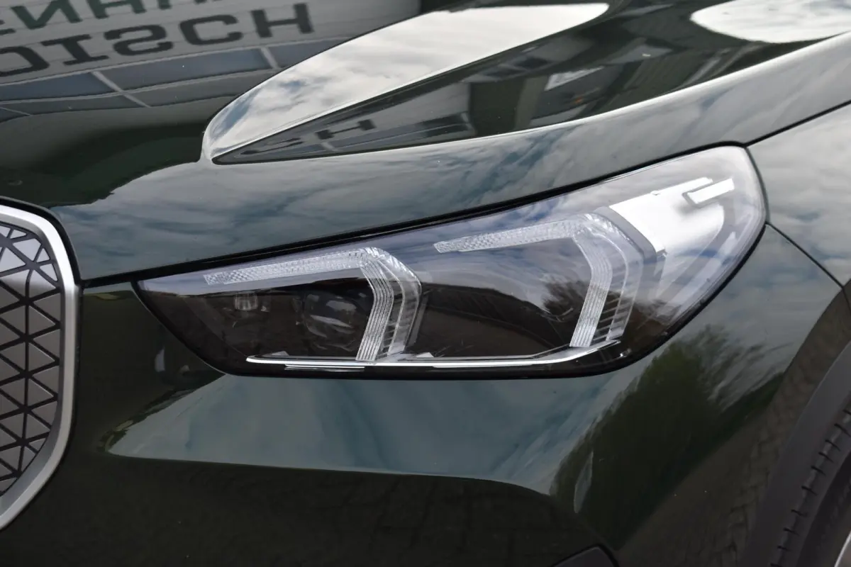 eDrive20 67 kWh | Carplay | Stoelverwarming | 100% SOH | Privacy Glass |