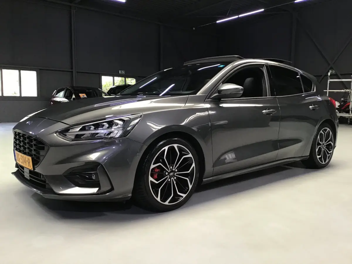 1.5 EcoBoost ST Line Busines I Panodak I 2e Eigen I 150PK I Carplay I B&O I Camera I 18inch I HalfLeder I Navi I Keyles