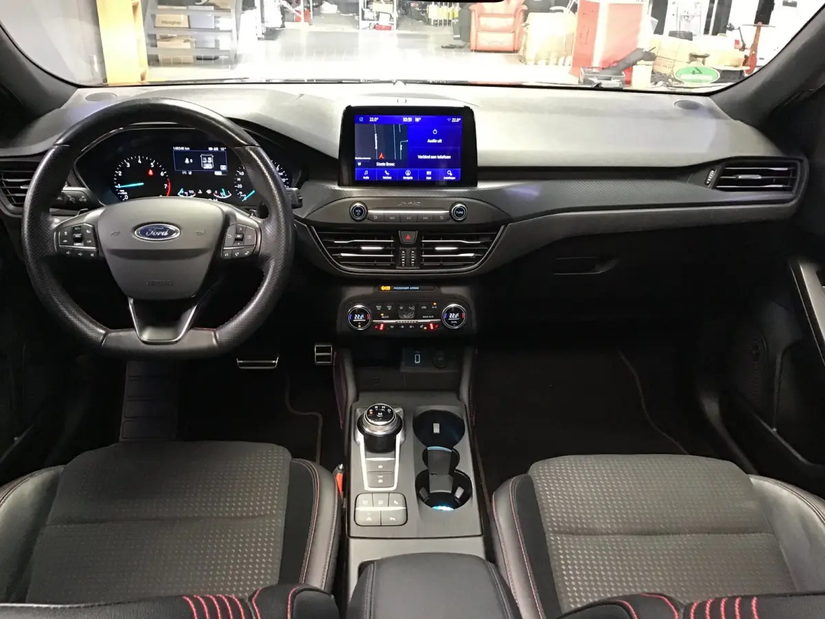 1.5 EcoBoost ST Line Busines I Panodak I 2e Eigen I 150PK I Carplay I B&O I Camera I 18inch I HalfLeder I Navi I Keyles