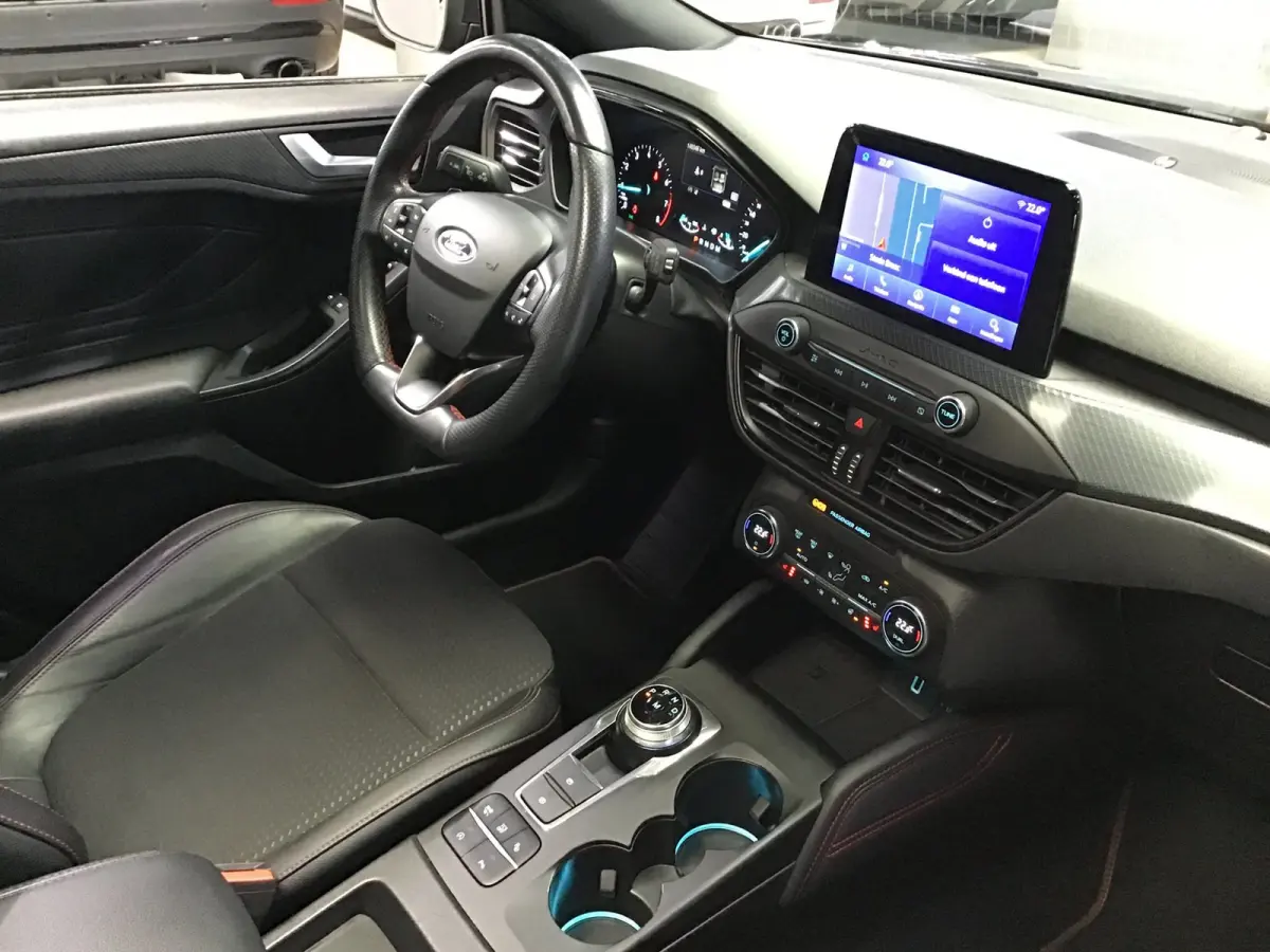 1.5 EcoBoost ST Line Busines I Panodak I 2e Eigen I 150PK I Carplay I B&O I Camera I 18inch I HalfLeder I Navi I Keyles