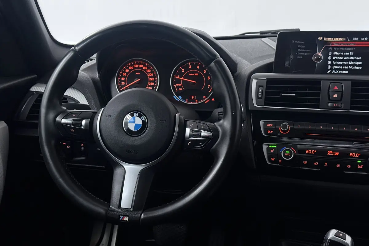 118i M Sport (PANORAMADAK, GROOT-NAVIGATIE, STOELVERWARMING, DEALER ONDERHOUDEN)