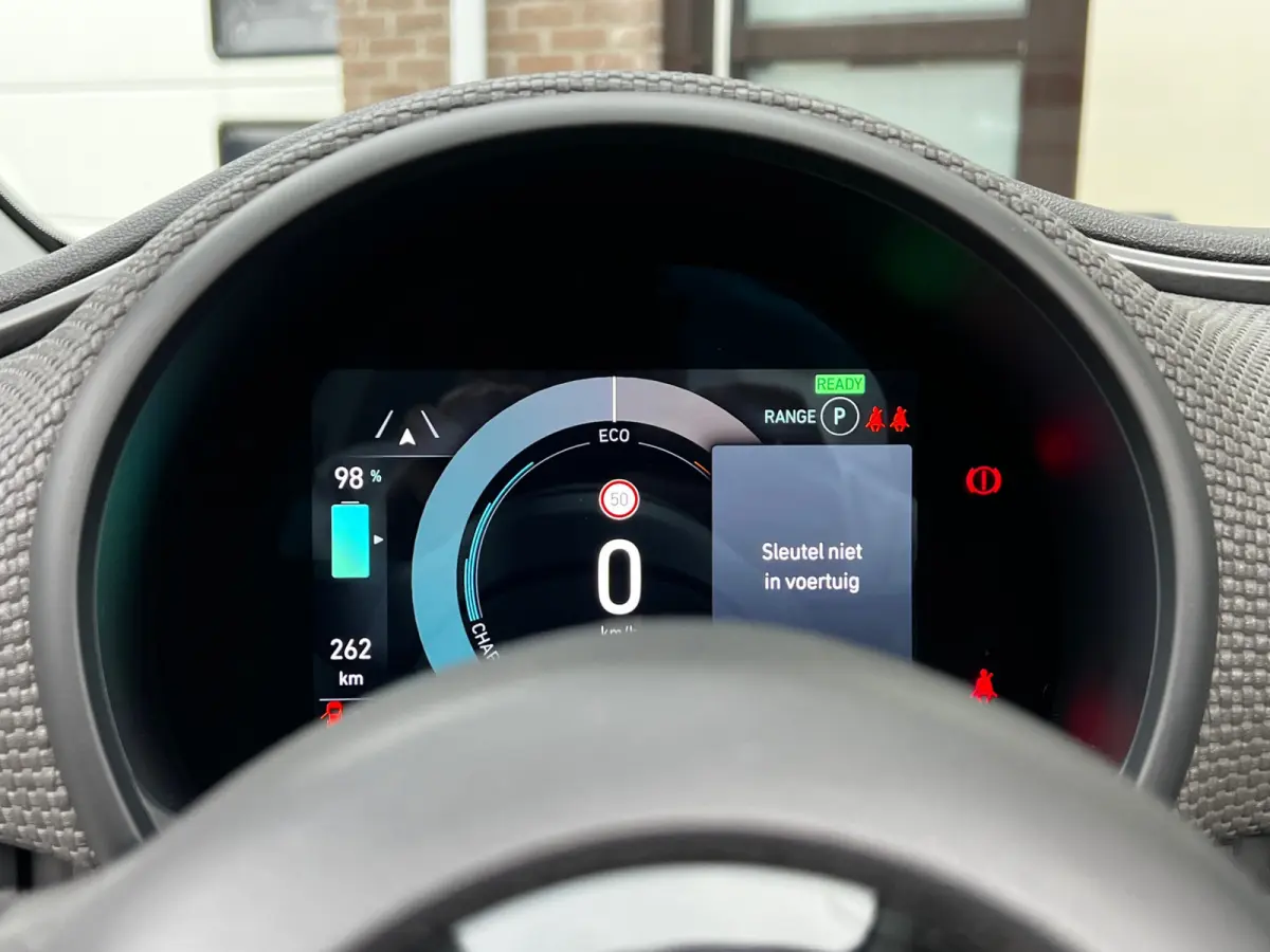 La Prima 42 kWh Automaat Cabriolet | Incl BTW | 120 PK | Apple CarPlay | Achteruitrijd Camera | Navigatie | 17" LM Velgen | Leder Int | LED | 1e Eigenaar!