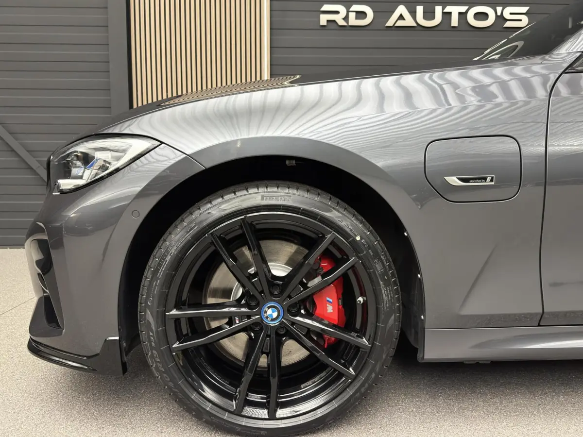 330e M Sport/ Laser/ Pano/ 360°/ Trekhaak/ HUD