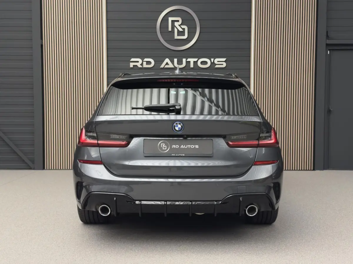 330e M Sport/ Laser/ Pano/ 360°/ Trekhaak/ HUD