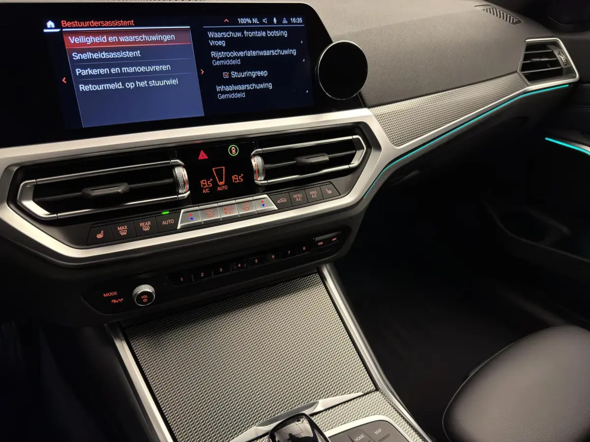 330e M Sport/ Laser/ Pano/ 360°/ Trekhaak/ HUD