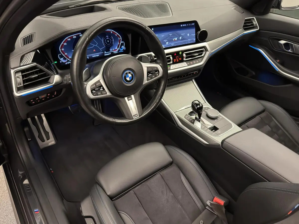 330e M Sport/ Laser/ Pano/ 360°/ Trekhaak/ HUD